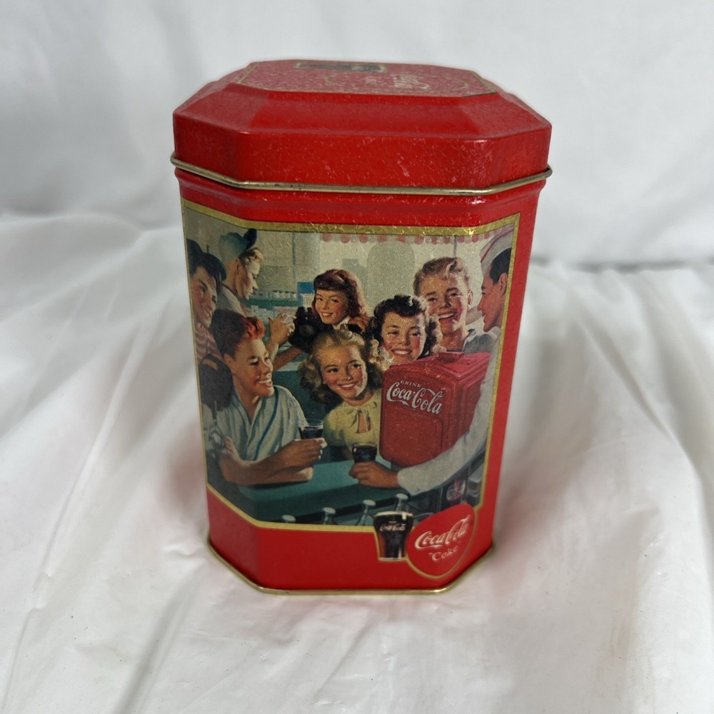 Vintage Red Coca-Cola Tin 1994, Americana.